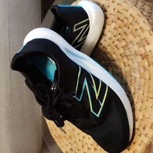New Balance Fuelcell Rebel V2 Wide 2E